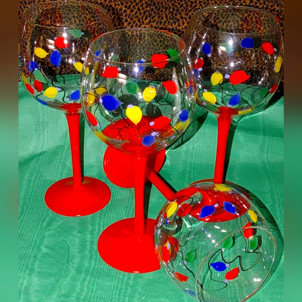 Home Essentials Hand Painted Holiday Wine Glasses🎁🎁